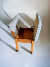 Load image into Gallery viewer, Singer Sewing Chair